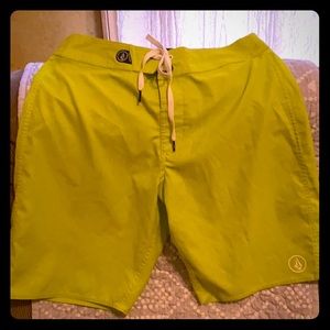 Men’s Volcom Board shorts 🏖